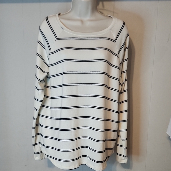St. John's Bay Cream Long Sleeve Boxy Sweatshirt - Picture 1 of 5